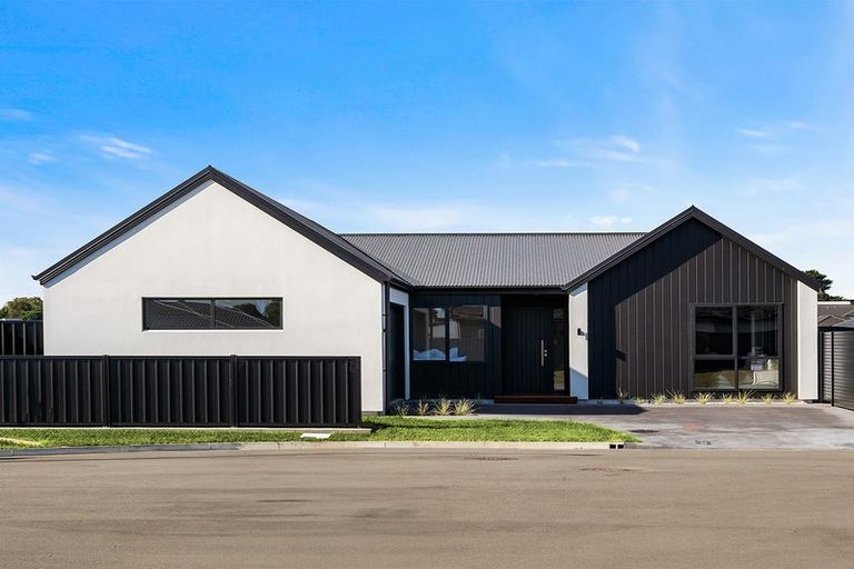 Photo of property in 6/102 Eriksen Road, Te Awa, Napier, 4110