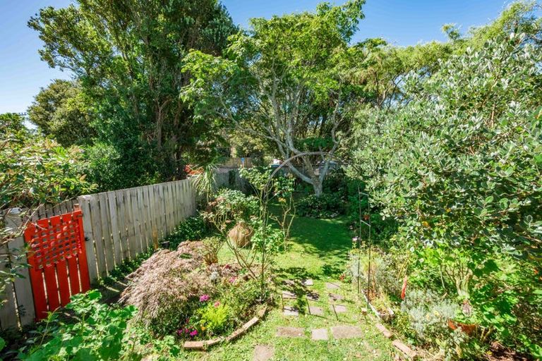 Photo of property in 42 Ruapehu Street, Paraparaumu, 5032