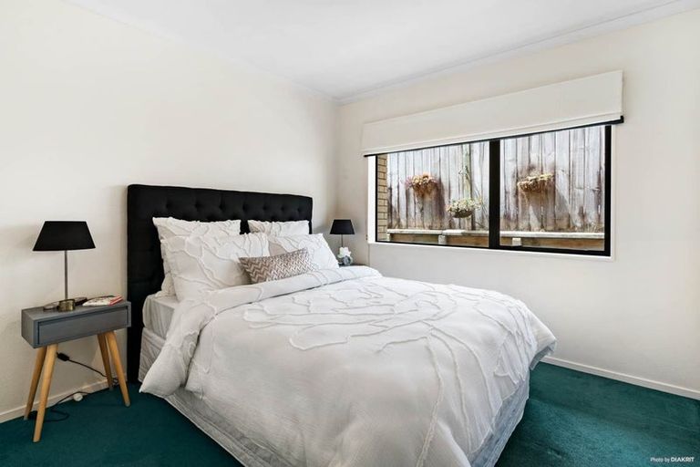 Photo of property in 10 Byblos Place, The Gardens, Auckland, 2105