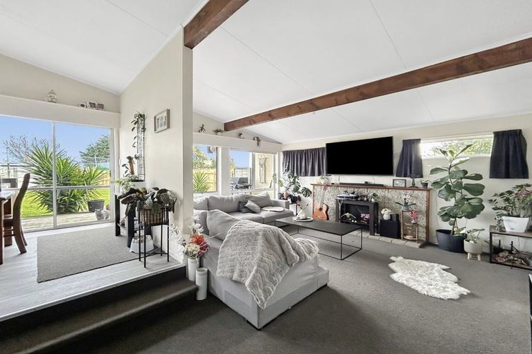 Photo of property in 41 Somerset Crescent, Highbury, Palmerston North, 4412