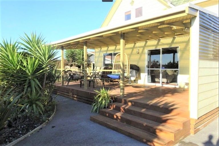Photo of property in 37 Thomas Place, Foxton Beach, Foxton, 4815