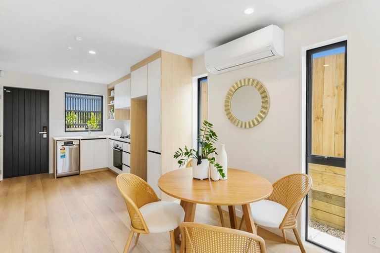 Photo of property in 72b Weatherly Road, Torbay, Auckland, 0630