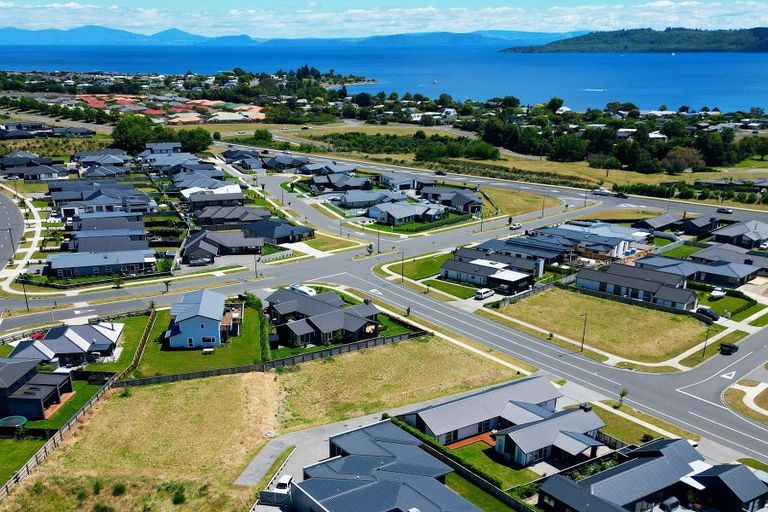 Photo of property in 4 Tuapapa Road, Wharewaka, Taupo, 3330