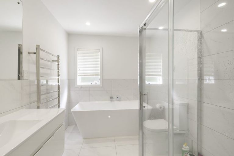 Photo of property in 8 Nadia Grove, Khandallah, Wellington, 6035