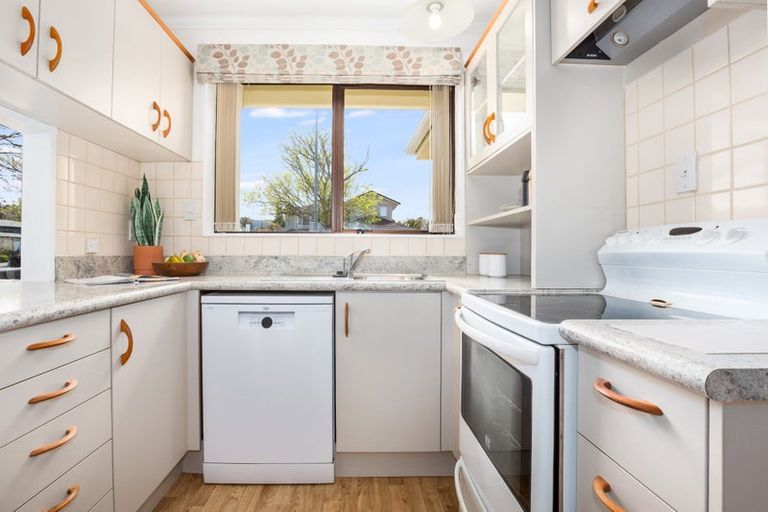 Photo of property in 2/6 Nikau Grove, Woburn, Lower Hutt, 5010