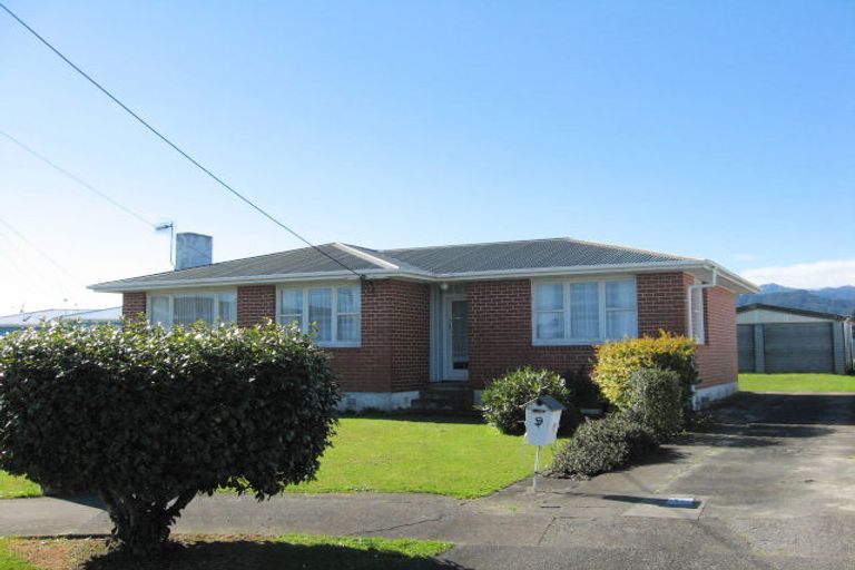 Photo of property in 9 Norrie Street, Levin, 5510