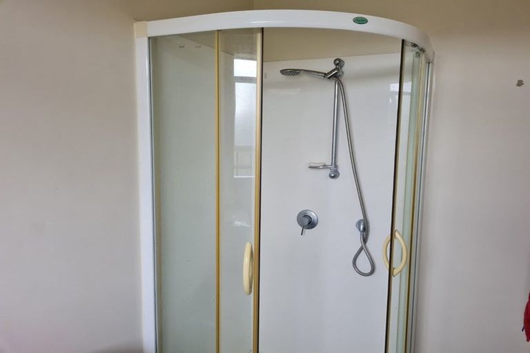 Photo of property in 2/17 Waimairi Road, Upper Riccarton, Christchurch, 8041