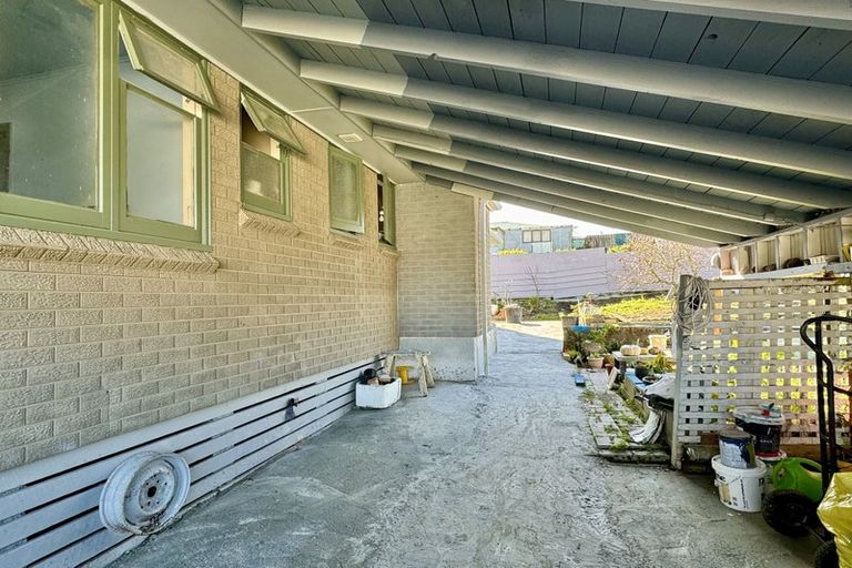 Photo of property in 102 Champion Street, Cannons Creek, Porirua, 5024