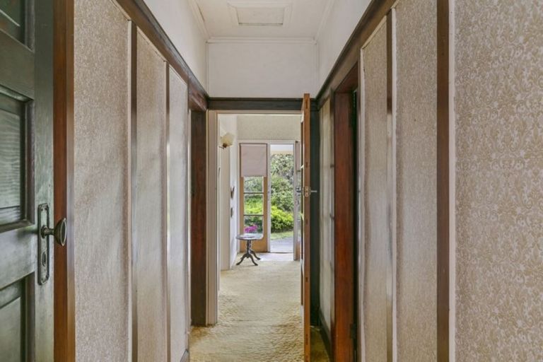 Photo of property in 178 Onepu Road, Lyall Bay, Wellington, 6022