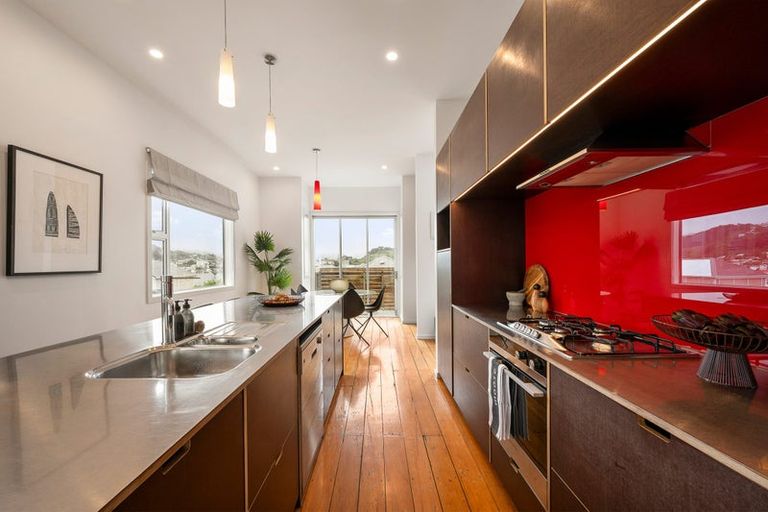 Photo of property in 2 Balmoral Terrace, Newtown, Wellington, 6021