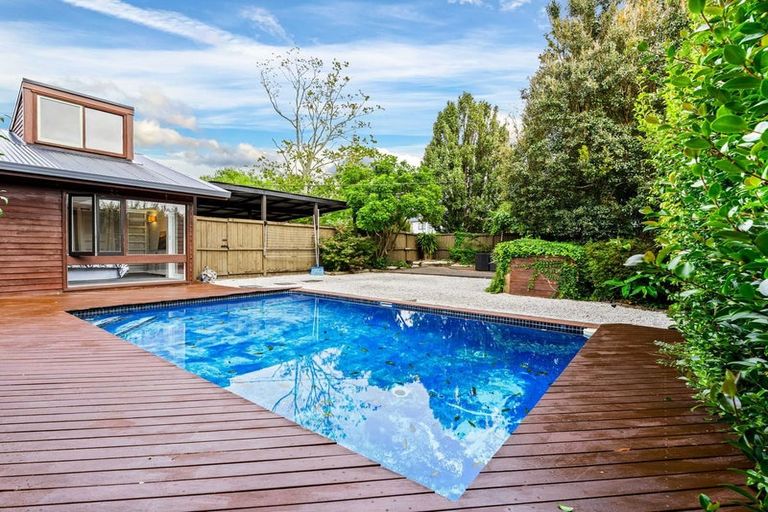Photo of property in 279 Royal Road, Massey, Auckland, 0614
