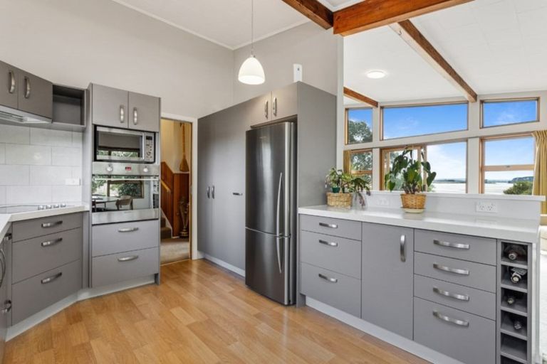 Photo of property in 130 Racecourse Road, Waiuku, 2123