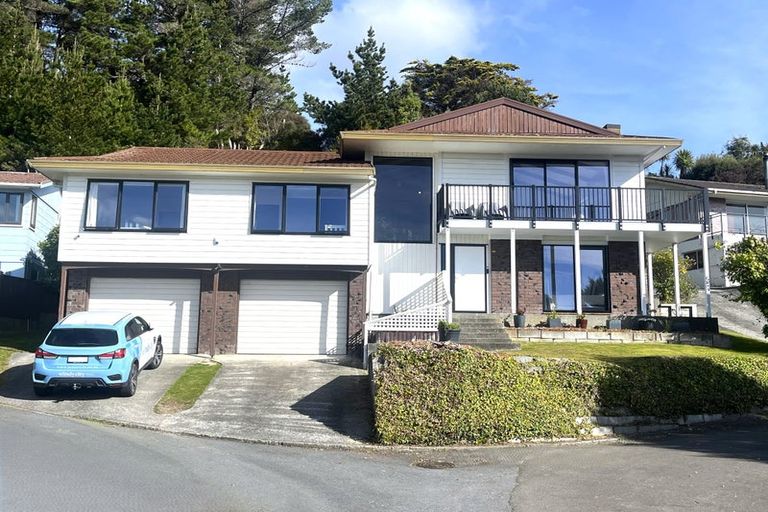 Photo of property in 8 Dunleith Grove, Silverstream, Upper Hutt, 5019