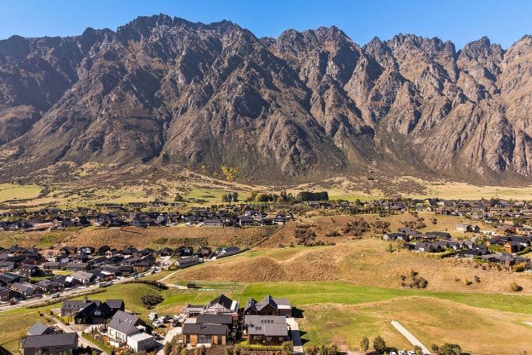 Photo of property in 30 Cunninghams Drive, Jacks Point, Queenstown, 9371