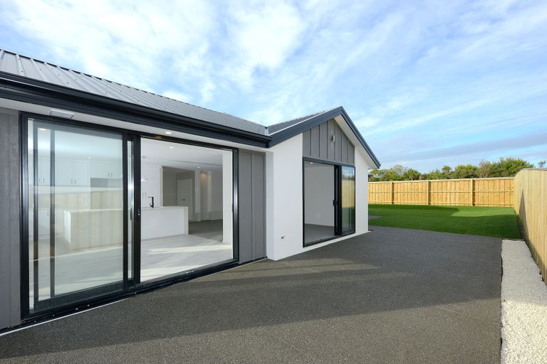 Photo of property in 38 Sarikei Avenue, Northwood, Christchurch, 8051