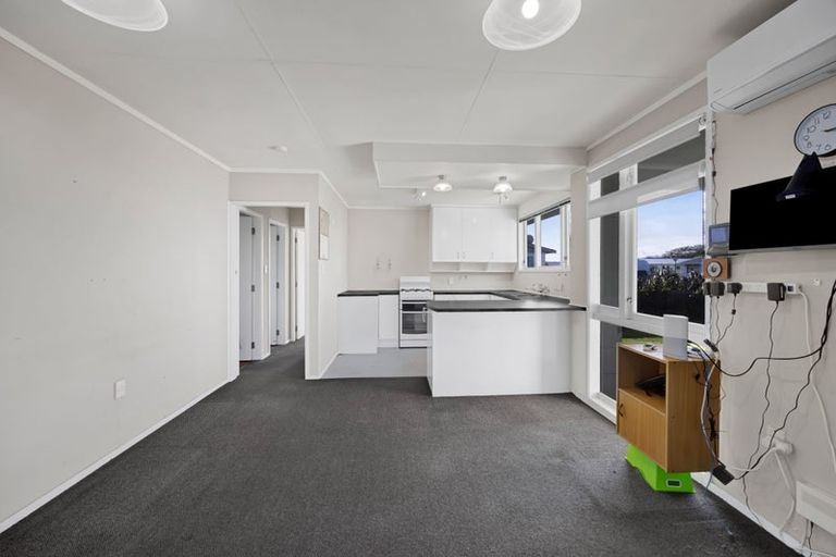 Photo of property in 25 Kamahi Avenue, Hawera, 4610