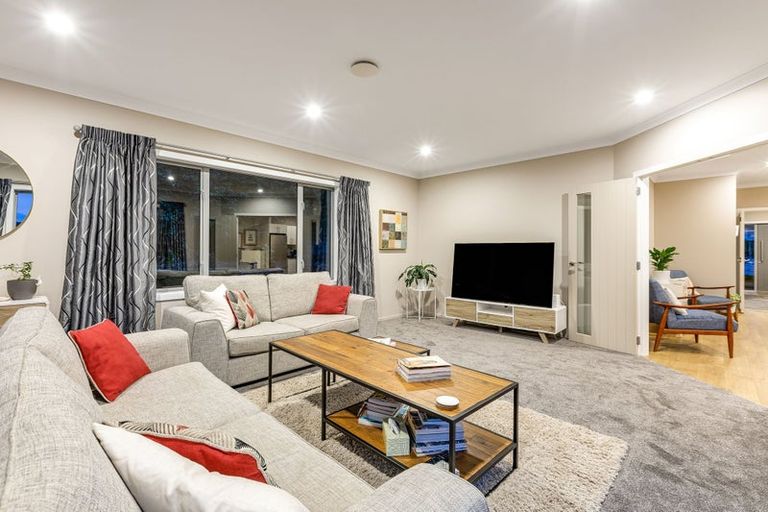 Photo of property in 4 Peel Lane, Aotea, Porirua, 5024