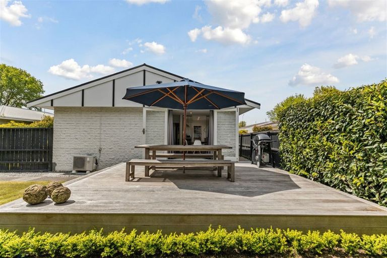 Photo of property in 385 Withells Road, Avonhead, Christchurch, 8042