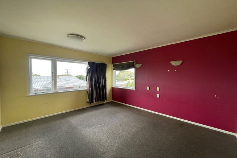Photo of property in 65 Ocean View Road, Hillcrest, Auckland, 0627