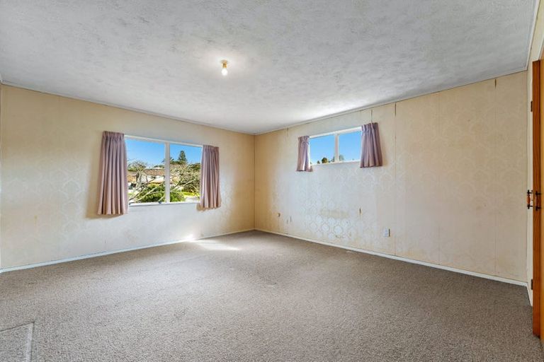Photo of property in 39 Kohekohe Street, New Lynn, Auckland, 0600