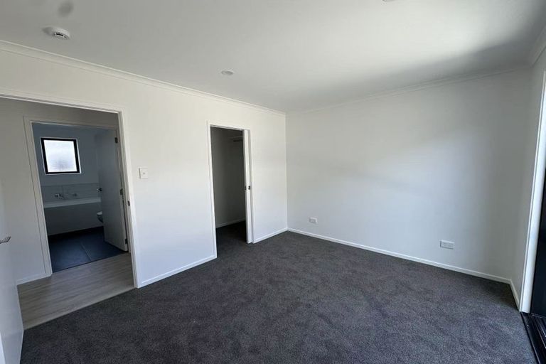 Photo of property in 10 Enchantment Lane, Karaka, Papakura, 2113