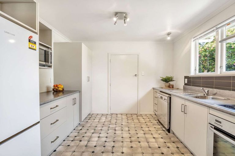 Photo of property in 14 Antrim Place, Hokowhitu, Palmerston North, 4410