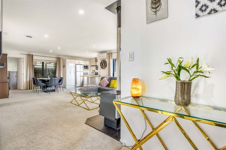 Photo of property in 8 Clover Drive, Henderson, Auckland, 0610