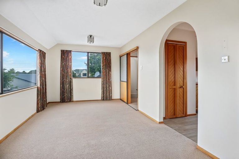 Photo of property in 87 Hawthornden Road, Avonhead, Christchurch, 8042