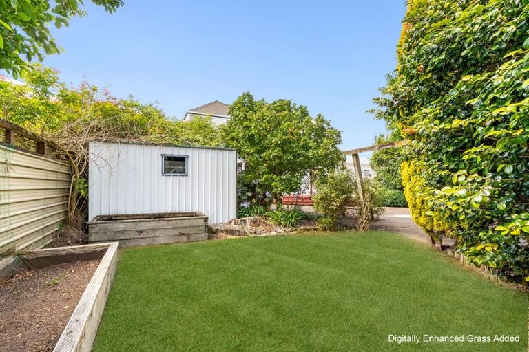 Photo of property in 11 Chelwood Street, Takaro, Palmerston North, 4412