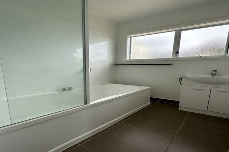 Photo of property in 69a Red Beach Road, Red Beach, 0932