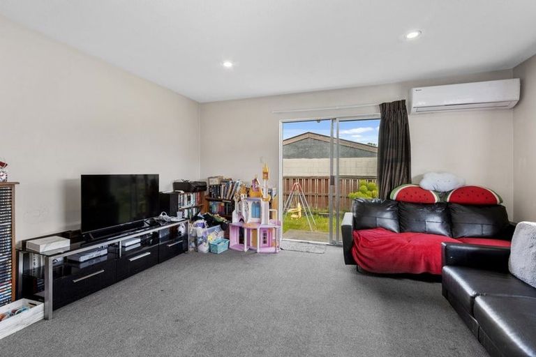 Photo of property in 2/7a Glen Place, Parklands, Christchurch, 8083
