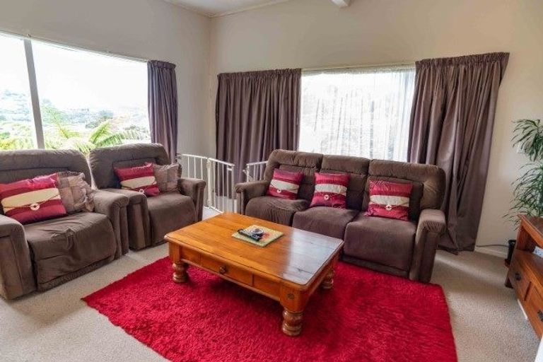 Photo of property in 2 Braemar Terrace, Johnsonville, Wellington, 6037