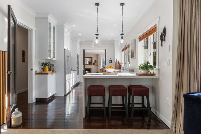 Photo of property in 24 Walter Road, Lowry Bay, Lower Hutt, 5013