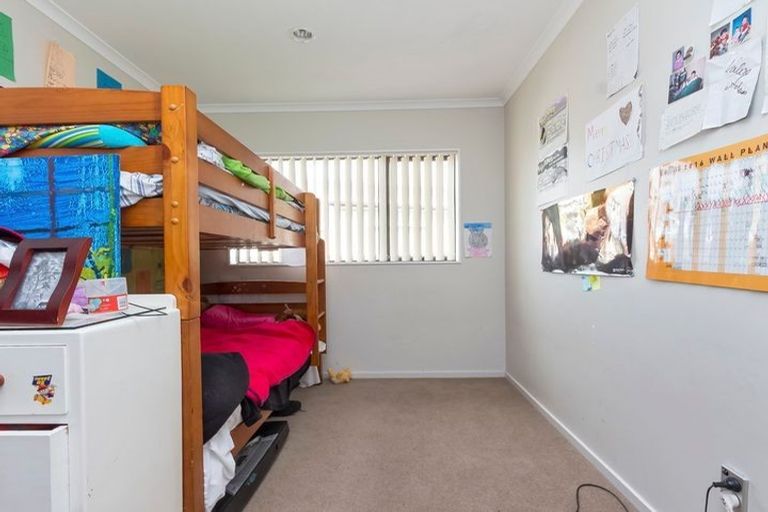 Photo of property in 71 Keri Vista Rise, Papakura, 2110