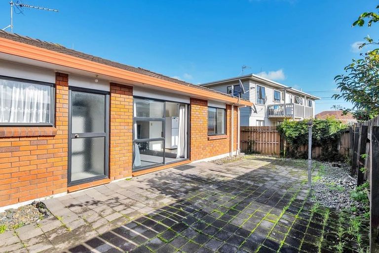 Photo of property in 2/6 Menary Street, Papakura, 2110