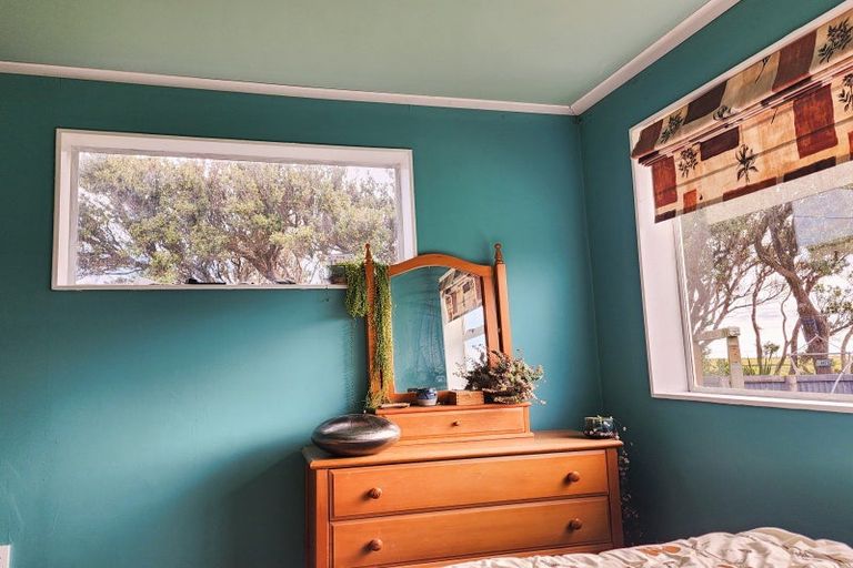 Photo of property in 15 Surrey Street, Orepuki, Riverton, 9881