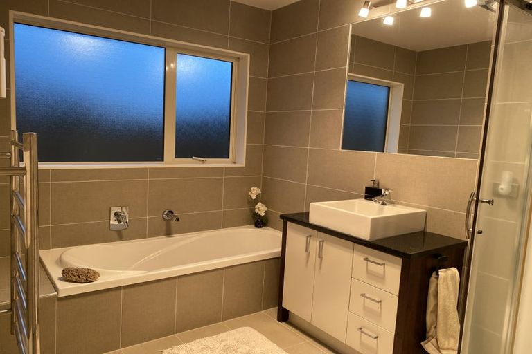 Photo of property in 32 Carroll Place, Owhata, Rotorua, 3010