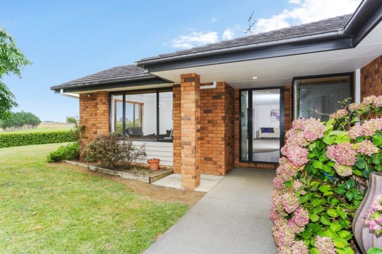 Photo of property in 13 Springvale Road, Waiuku, 2123