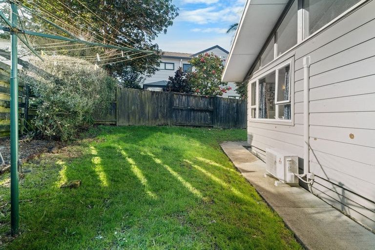 Photo of property in 32b Lyttelton Avenue, Forrest Hill, Auckland, 0620