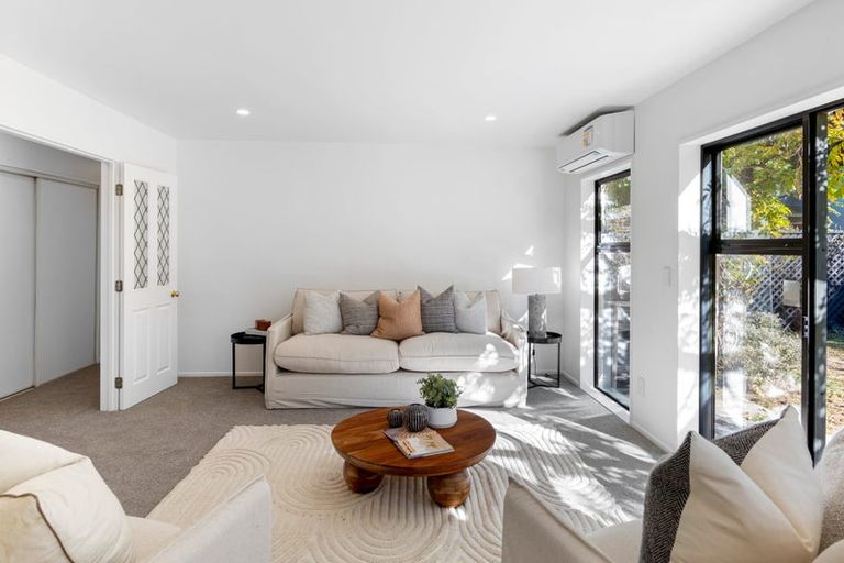 Photo of property in 11 Millcroft Place, Parklands, Christchurch, 8083