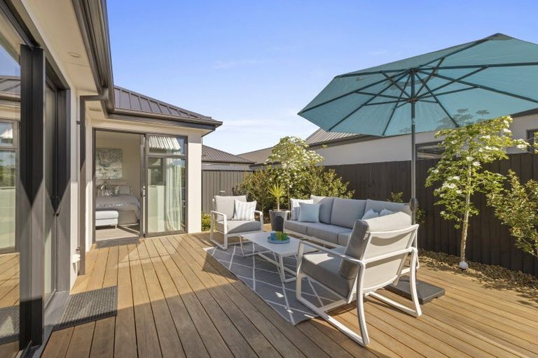Photo of property in 52 Manakura Street, Russley, Christchurch, 8042
