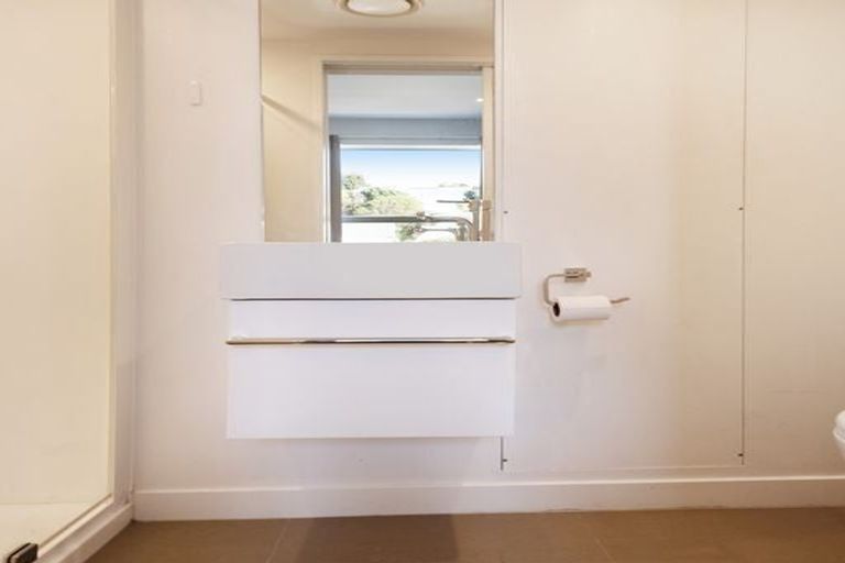 Photo of property in 24u3 Princess Terrace, Newtown, Wellington, 6021