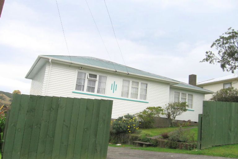 Photo of property in 71 Bell Street, Tawa, Wellington, 5028