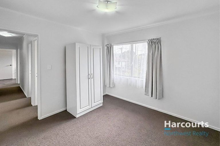 Photo of property in 1/729 Swanson Road, Swanson, Auckland, 0612