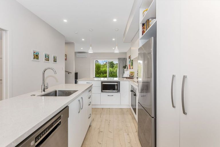 Photo of property in 34 Koreke Close, Kenepuru, Porirua, 5022