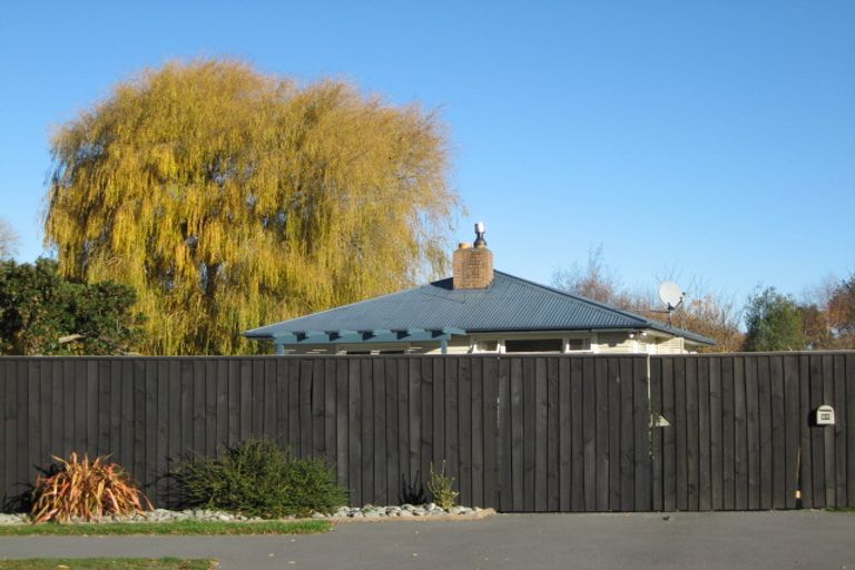Photo of property in 98 Winters Road, Redwood, Christchurch, 8051