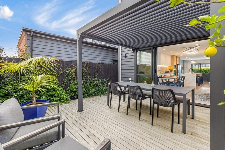 Photo of property in 3 Hea Road, Hobsonville, Auckland, 0616