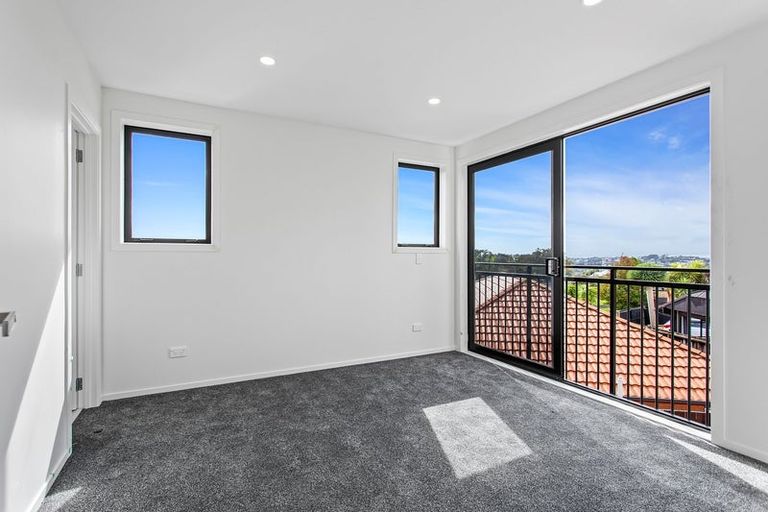 Photo of property in 165 Waimumu Road, Massey, Auckland, 0614