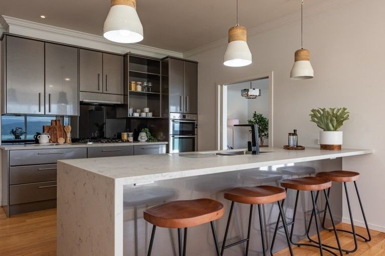 Photo of property in 116 Nevay Road, Karaka Bays, Wellington, 6022