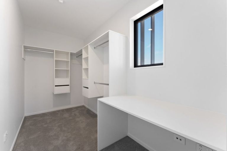 Photo of property in 729 Massey Road, Mangere, Auckland, 2022